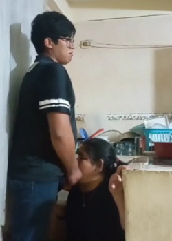 Pendejos cogiendo a escondidas 14