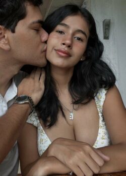 Cornudo presta a su novia para que sea la puta de otros 20