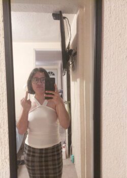 Pendeja colegiala se filtra su pack casero y completo 17